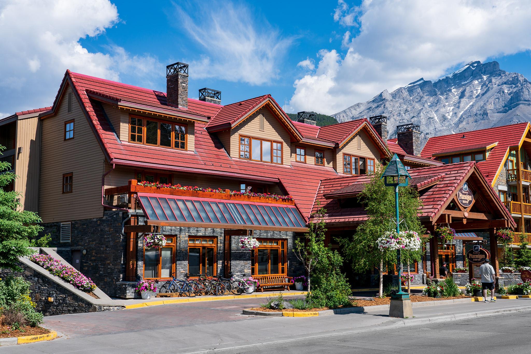 Banff Ptarmigan Inn Exterior photo